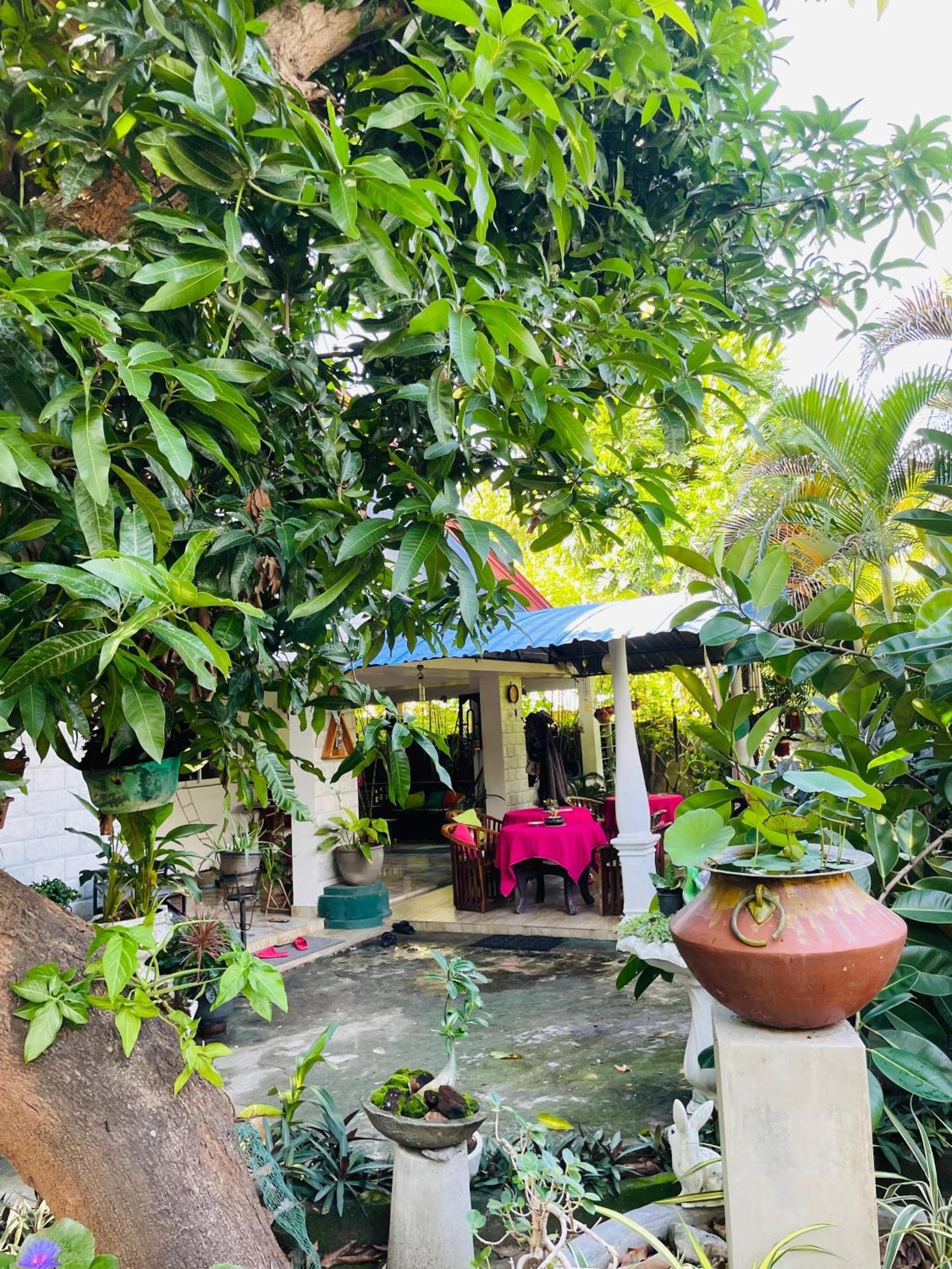 Hotel Rock Cascade Polonnaruwa Exterior foto